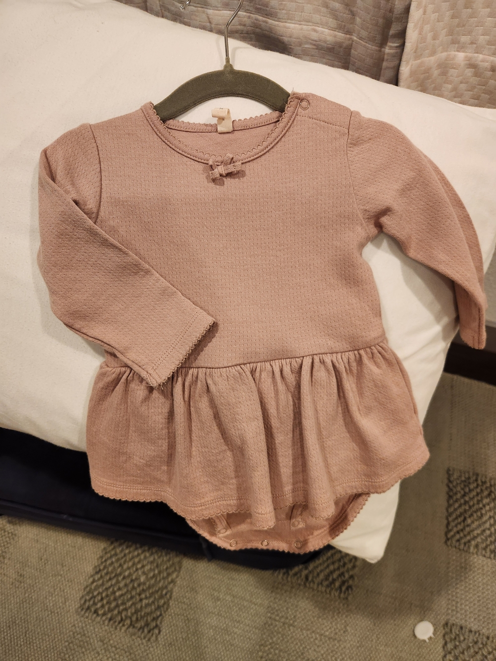 Pointelle Skirted Bodysuit Mauve  12-18 Mo rylee + crew